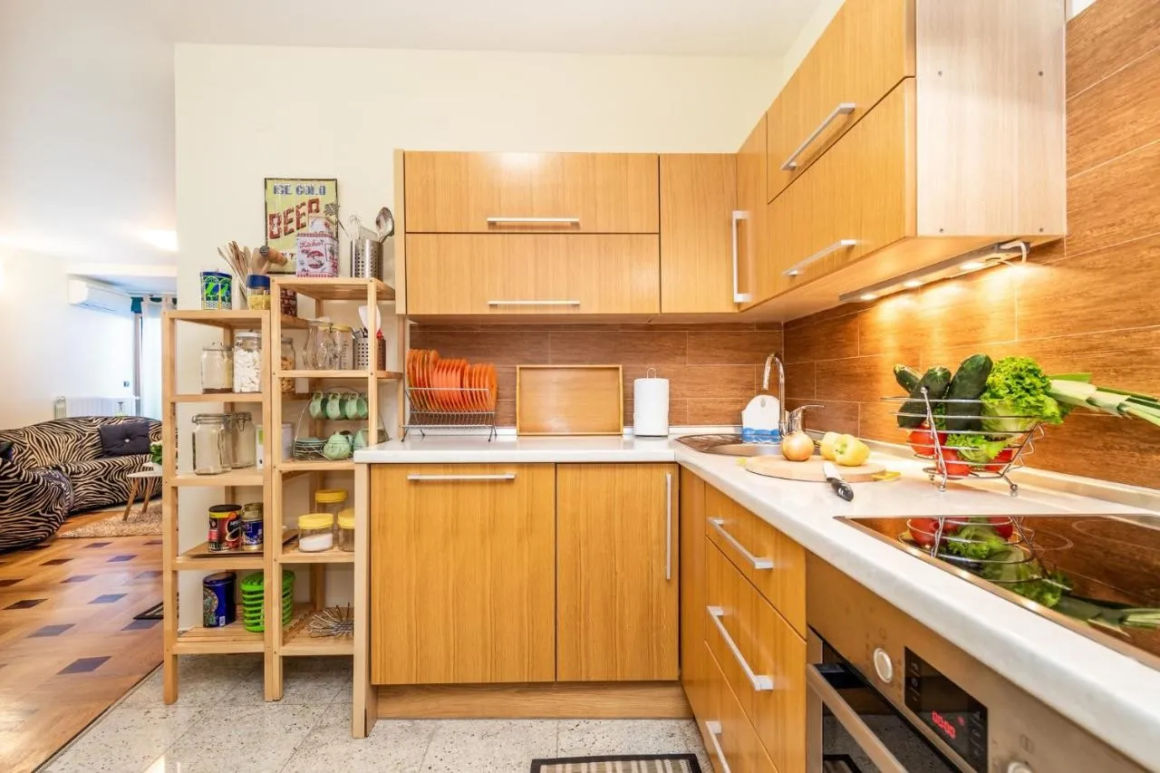 predivna vila s tri prostrana apartmana i bazenom, opatija, 420m2 - slika 19