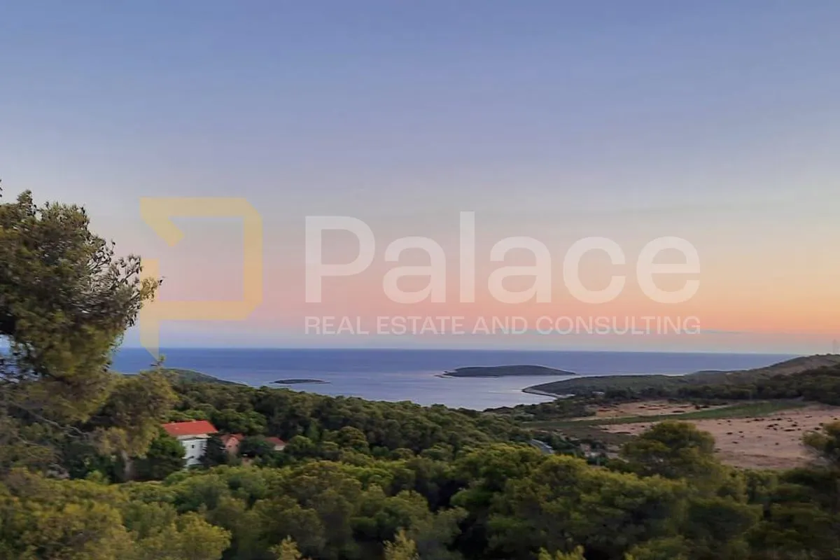 poljoprivredno zemljište s kućicom, 13.698 m² – vis, smokova - slika 1
