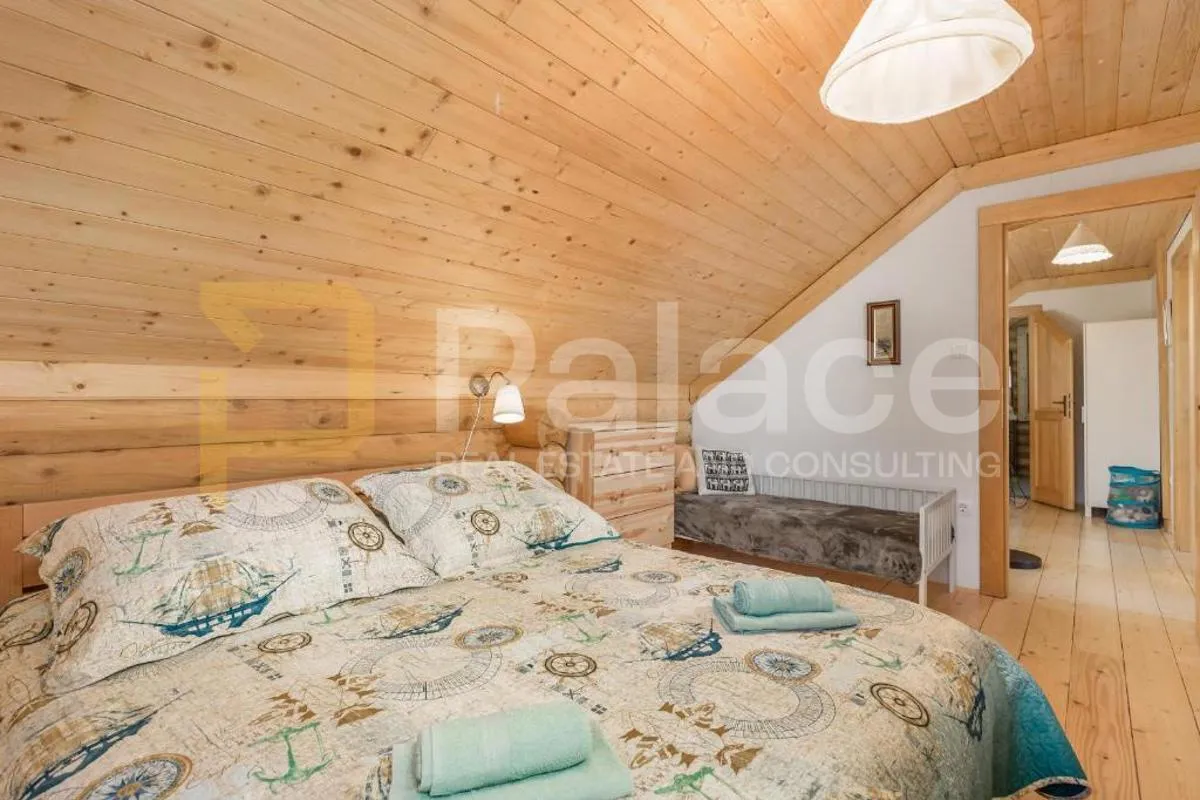 bajkovita drvena kuća s jacuzzijem i pogledom na planine, gorski kotar - slika 15
