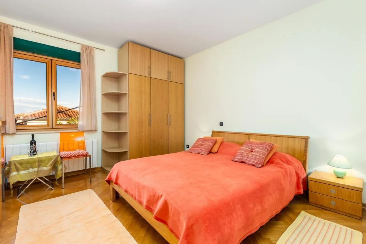 predivna vila s tri prostrana apartmana i bazenom, opatija, 420m2 - slika 13