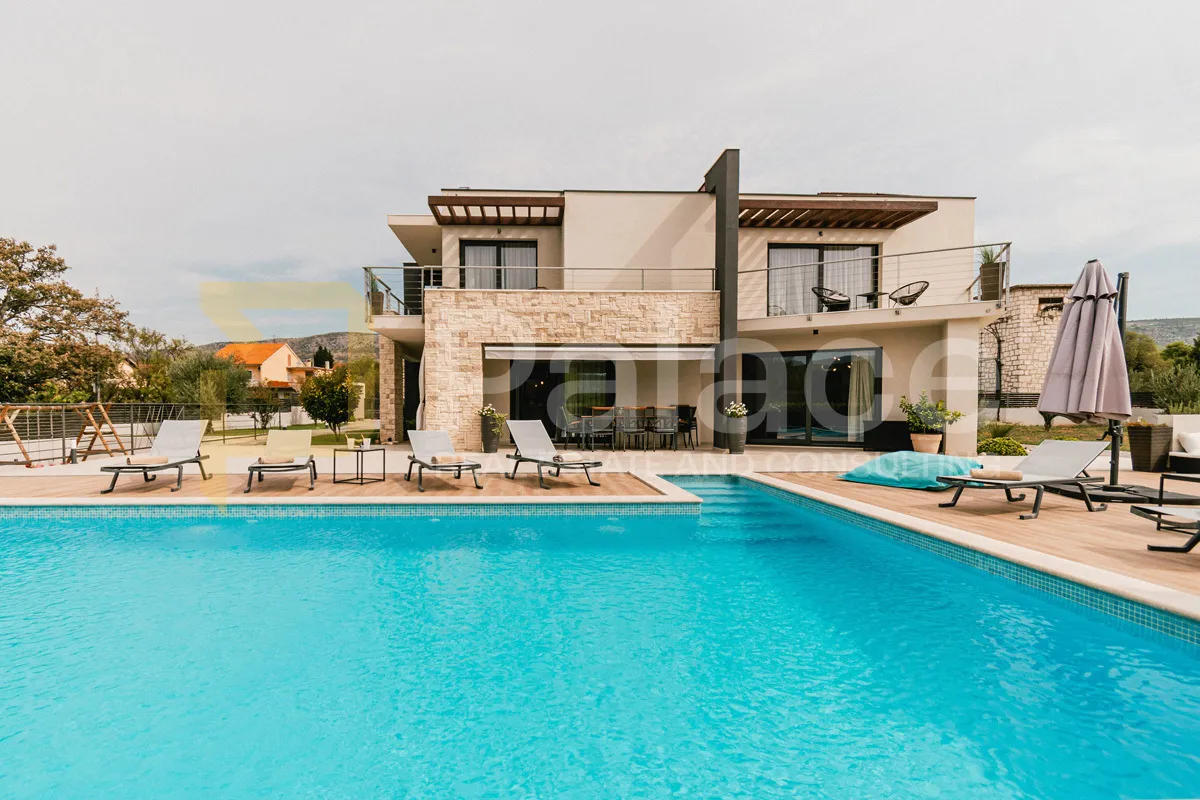 Mediteranska vila u srcu zelene oaze - Dubrava kod Šibenika, Šibenik
