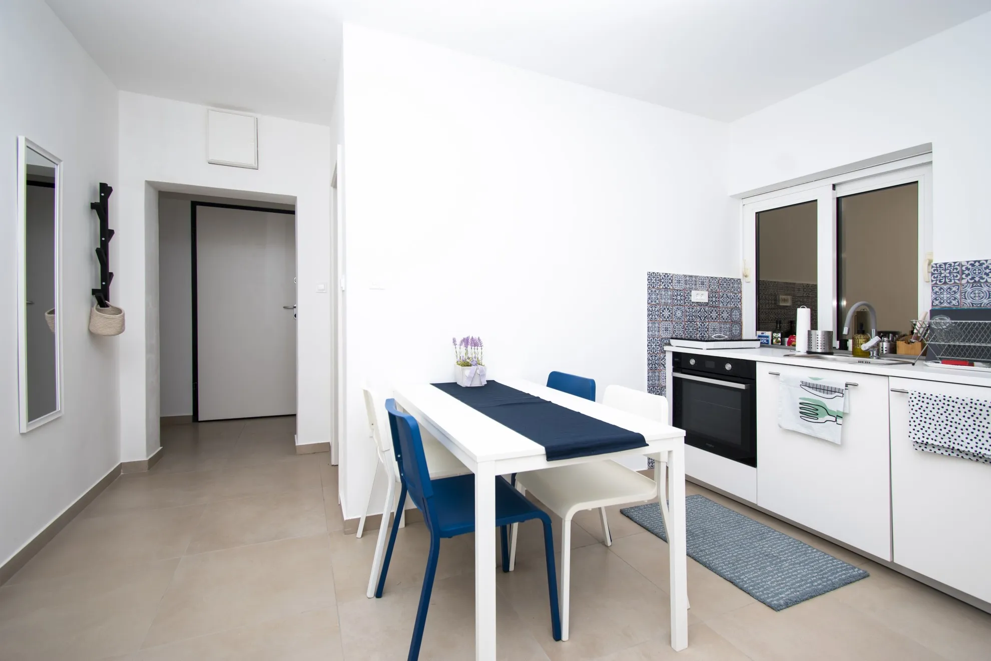 novoređeni stan s garažom i dvorištem, šibenik, 50 m2 - slika 8