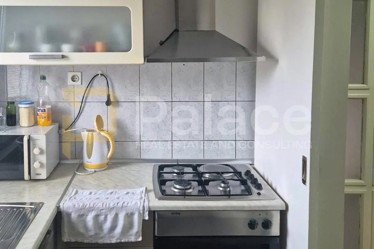 stan u centru drniša u stambenoj zgradi - slika 2