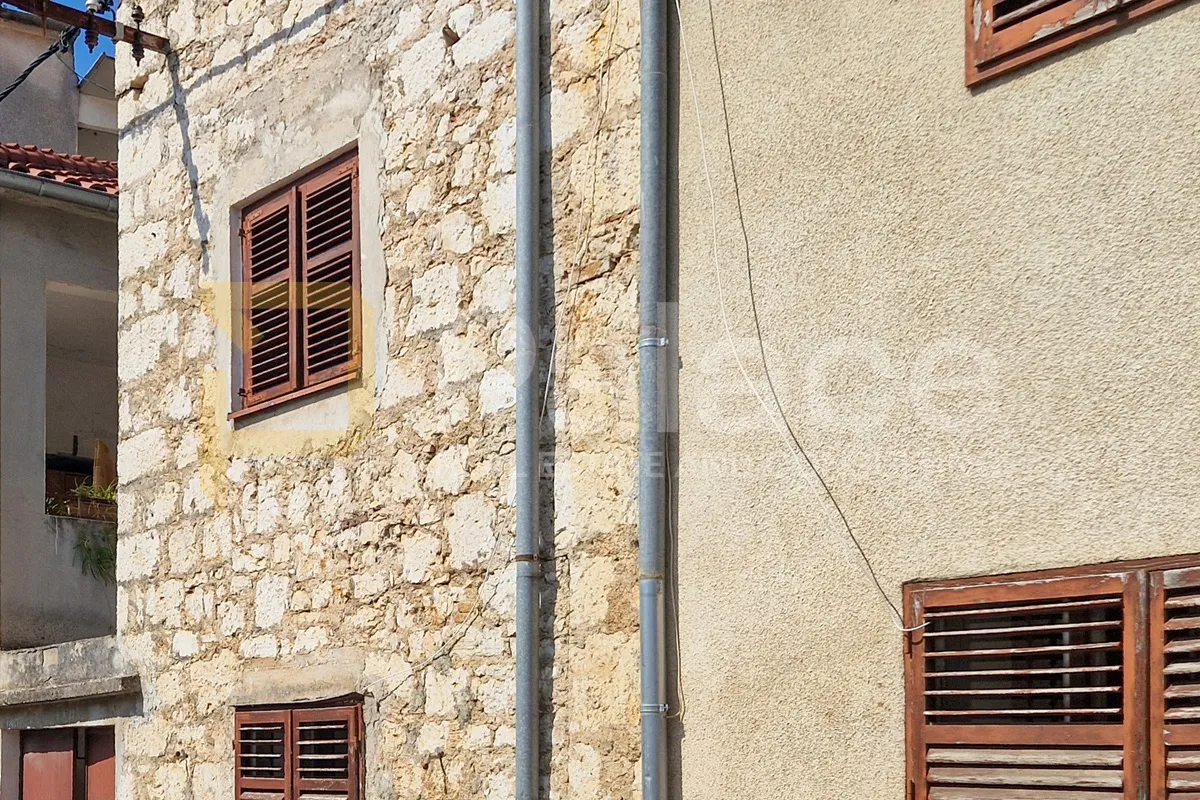 kuća za renovaciju u centru zatona kod šibenika, 30 m od mora, 100 m2 - slika 3