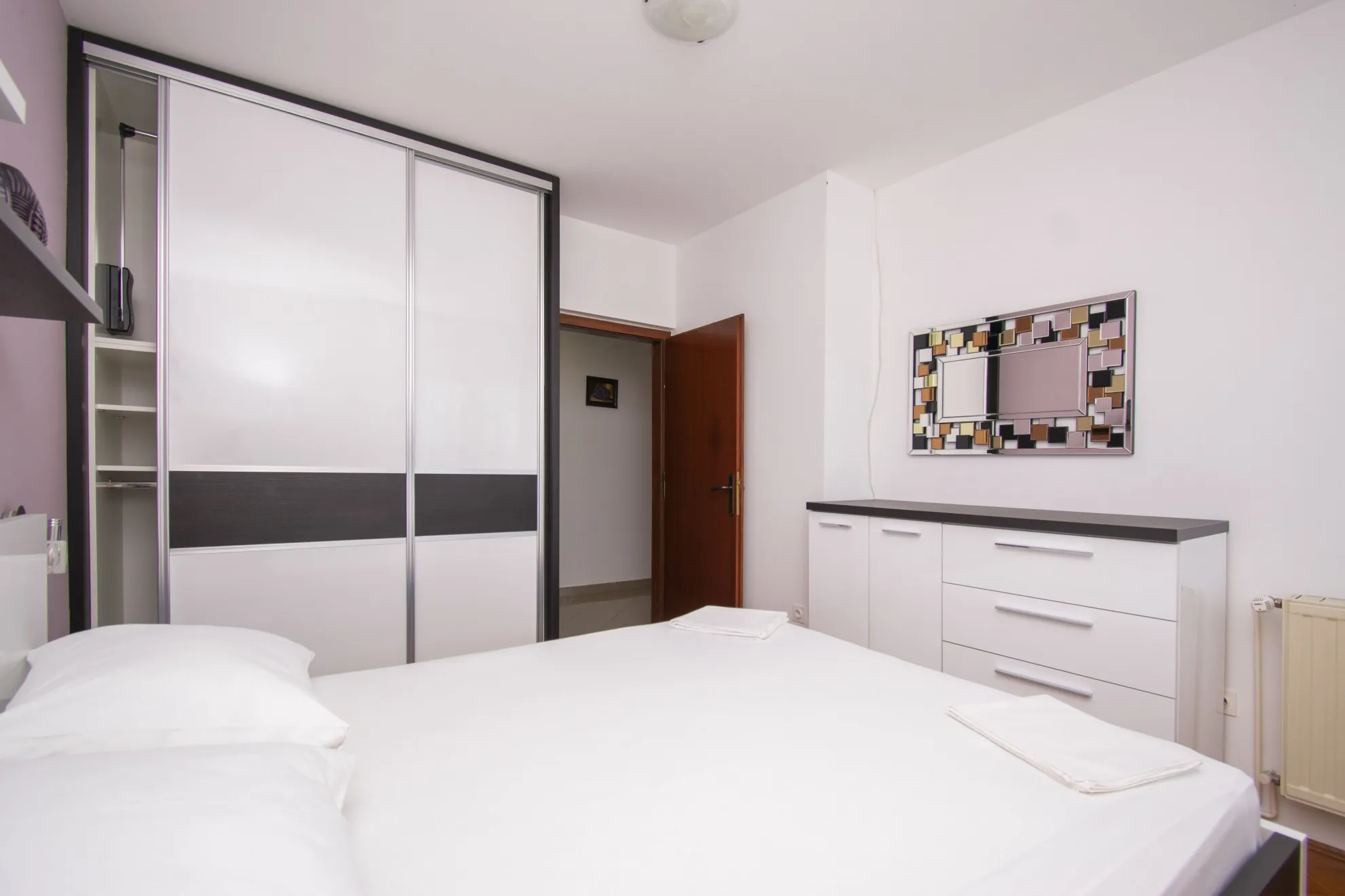 uređena samostojeća kuća s 4 apartmana i dvorištem, murter, 275 m2 - slika 22