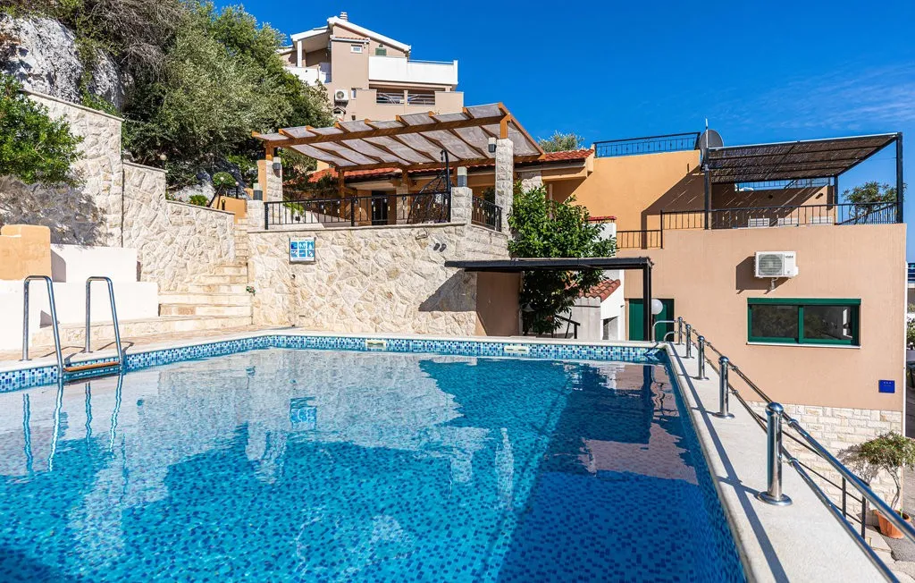 prekrasna kuća na prodaju u vinišću, 222 m2 - slika 19