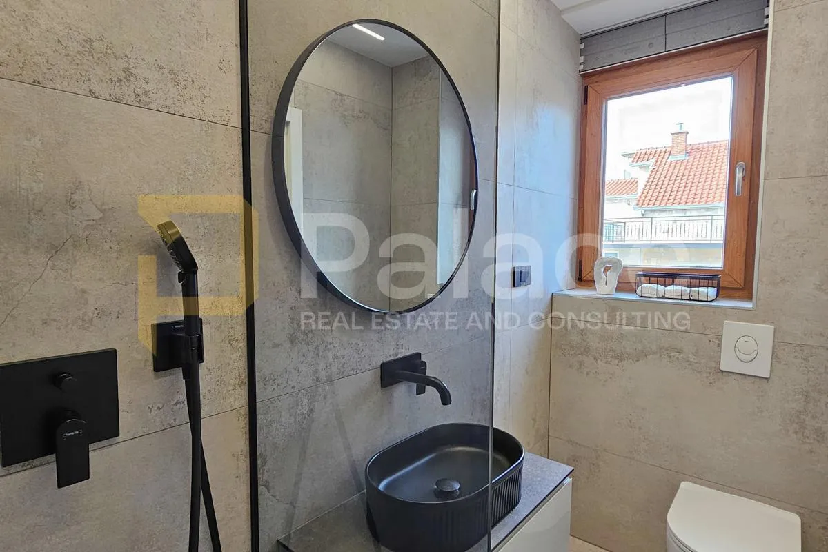 jedinstvena vila s bazenom u kaštel novom - slika 14