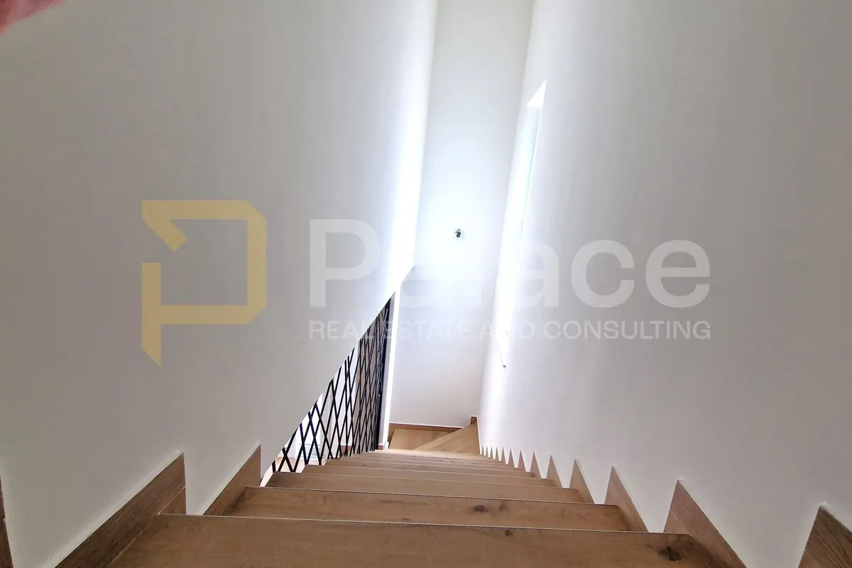 nova dvojna kuća s 3 spavaće sobe i velikim dvorištem, vodice 162 m2 - slika 27