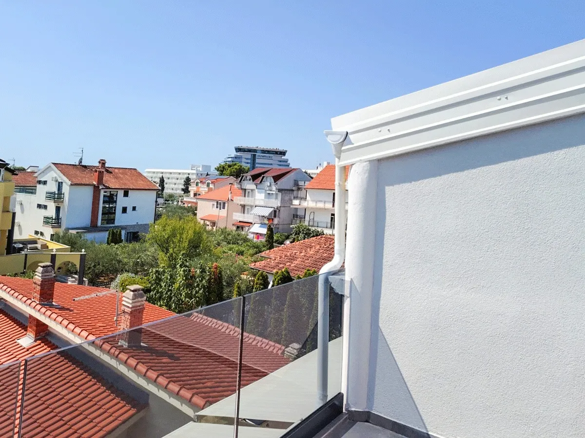 luksuzno opremljen stan 85m2 u stambenoj zgradi u vodicama - slika 8