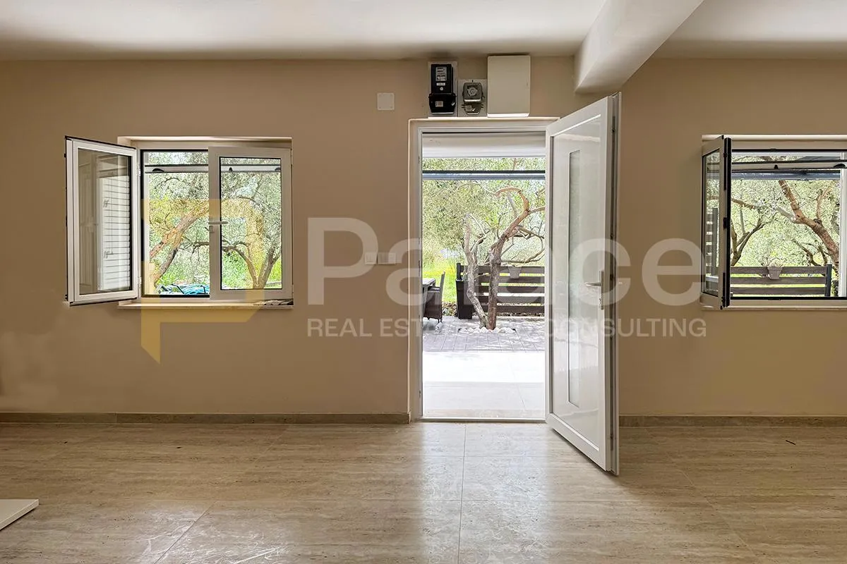 orebić - dva stana 146 m², renovirano 2025. g, blizu mora - slika 2