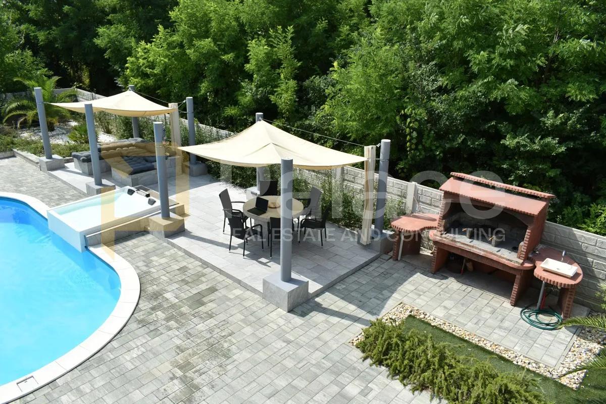 privlaka : kuća s bazenom 800 m od centra - slika 15