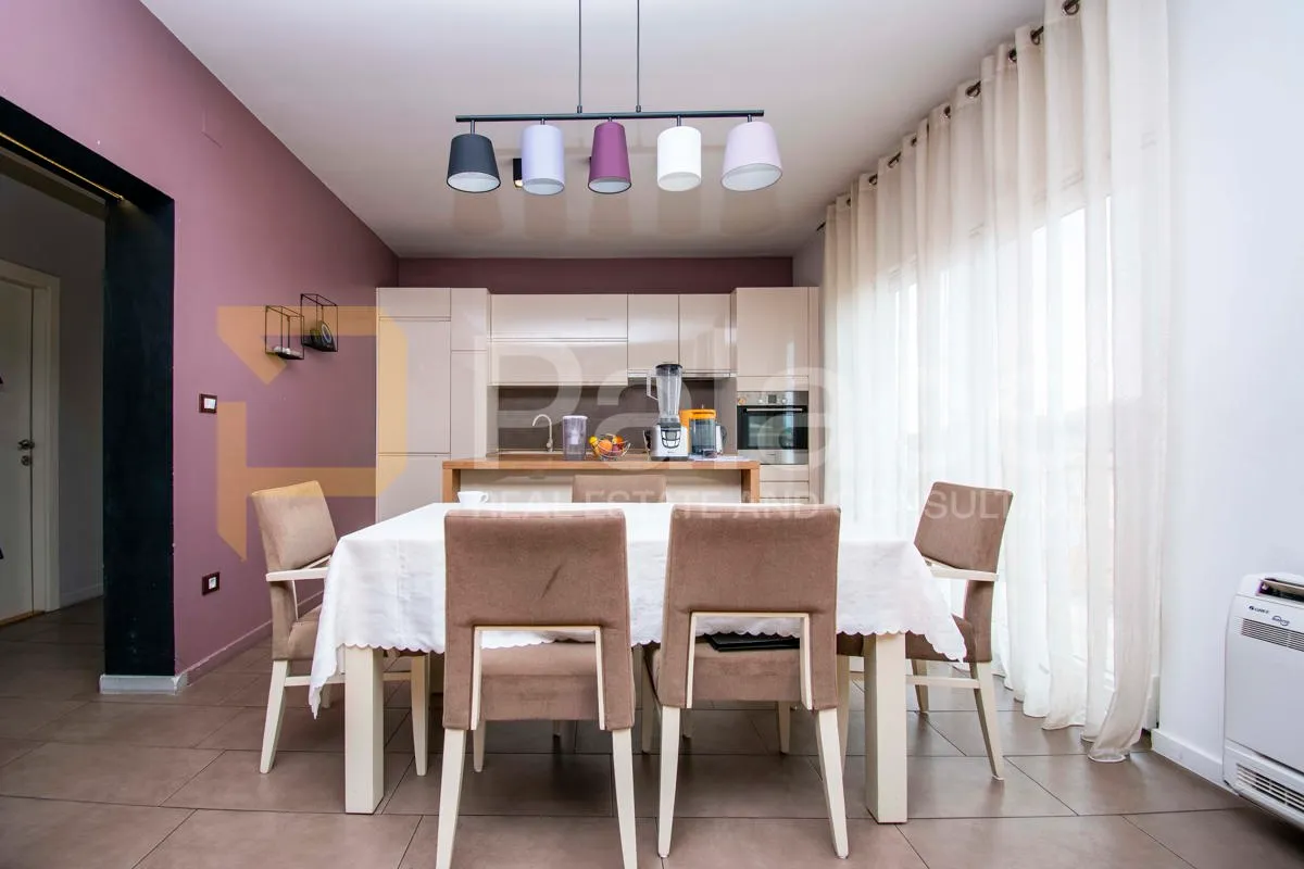 kuća: šibenik, 160.00 m2 - slika 6