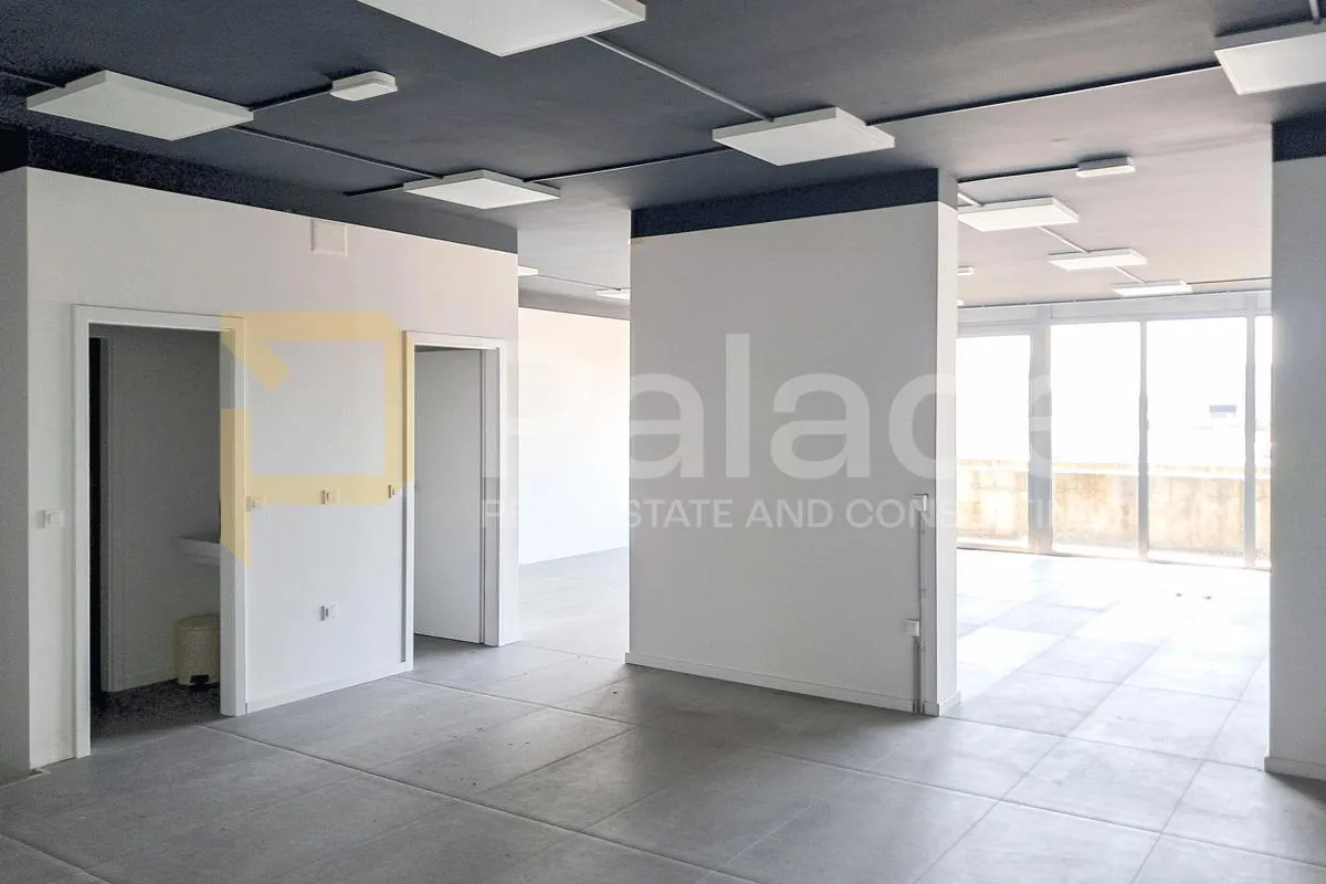 ATRAKTIVNO: POSLOVNI PROSTOR SA SKLADIŠTEM 354,70 m² - JELKOVEC, SESVETE - Sesvete, Zagreb