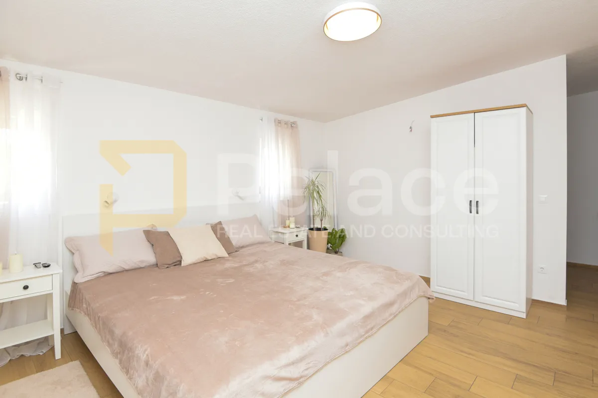 prekrasna moderna prizemnica s okućnicom u šibeniku, 196,25 m2 - slika 13