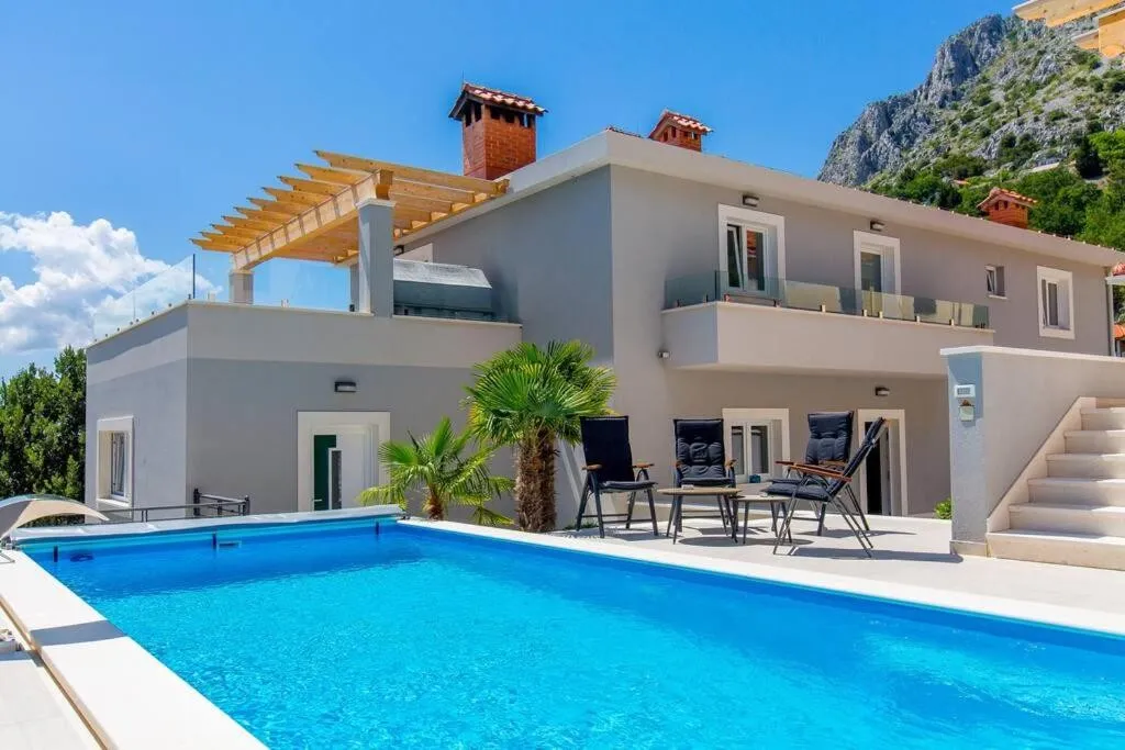 raskošna vila s pogledom na more, lokva rogoznica, omiš - slika 2