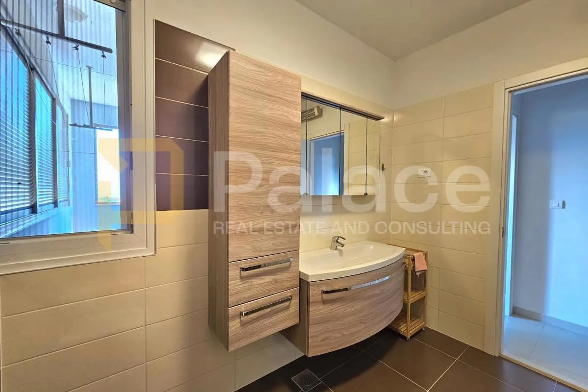 trosoban stan s otvorenim pogledom na more, 120m2, žnjan - slika 17