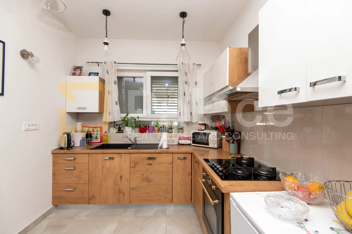 vodice - kuća s pogledom na more - 226m2 - slika 7