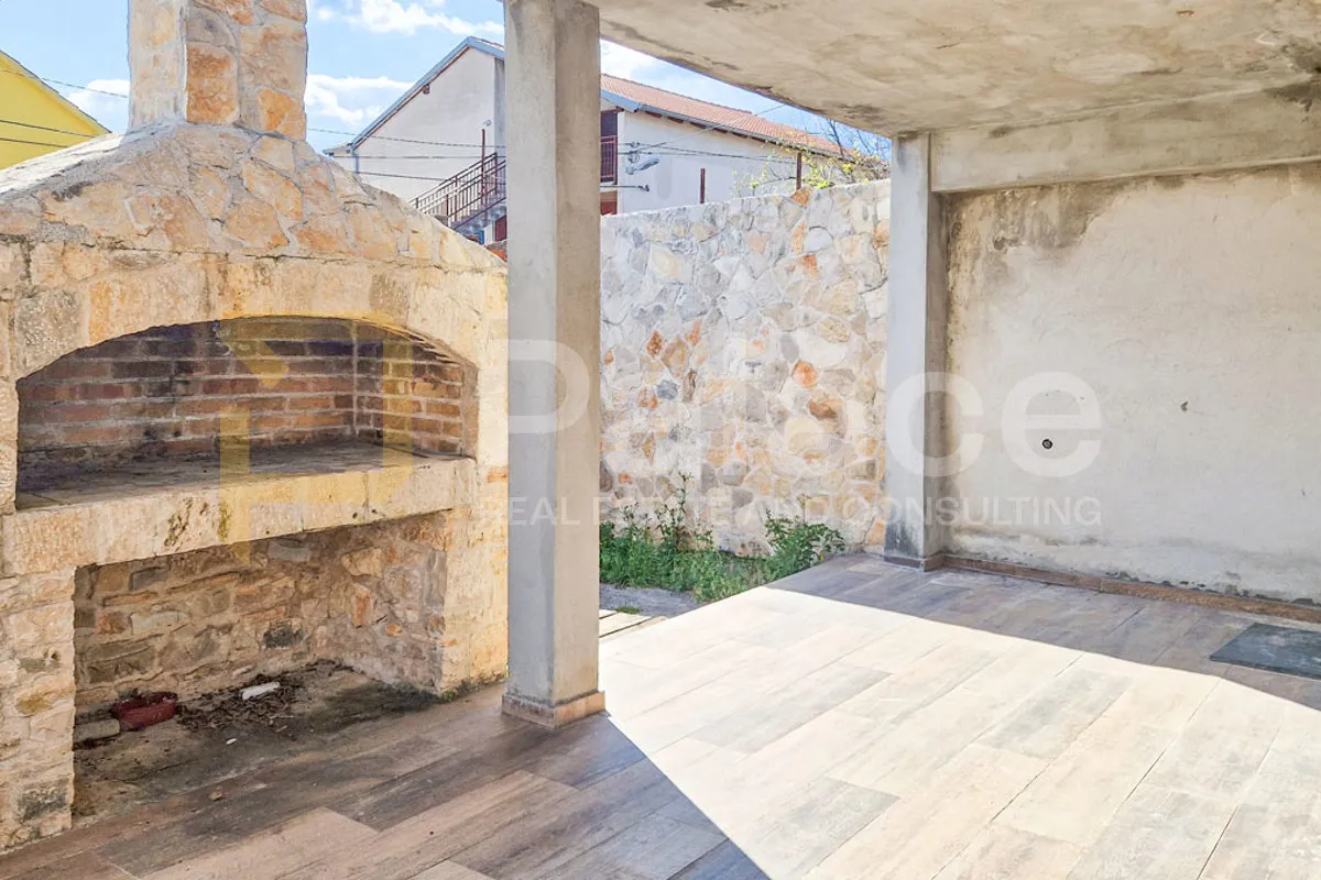 kuća s velikim potencijalom u vodičkom zaleđu, čista mala 160 m2 - slika 3