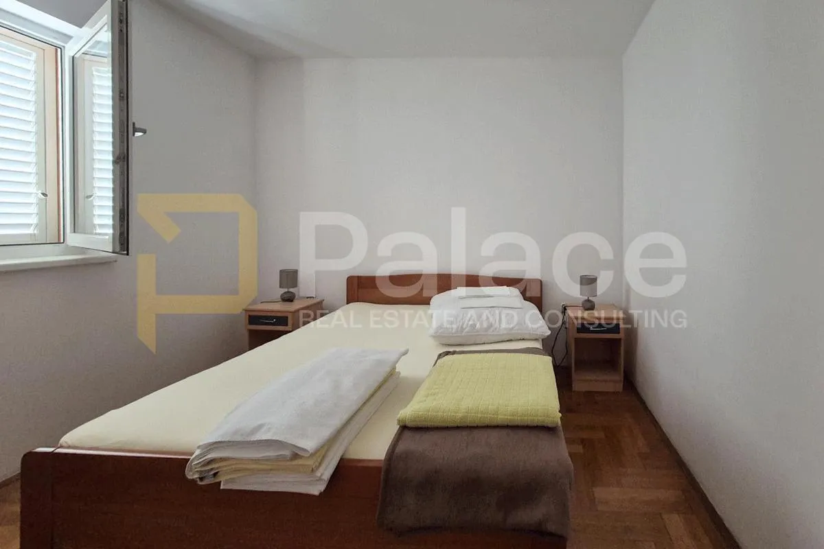 malinska 2s+db s okućnicom 72 m², parkingom i pogledom na more - slika 6