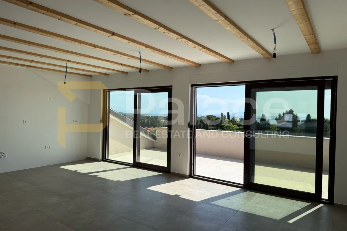 luksuzni penthouse od 133 m² s bazenom, terasom i pogledom na more - slika 1