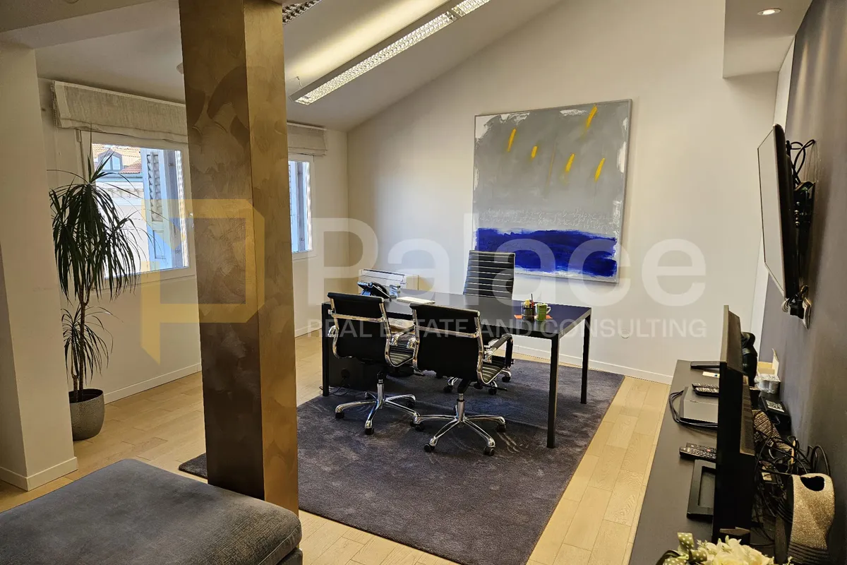 stan od 53 m² u strogom centru s pogledom na more - slika 10