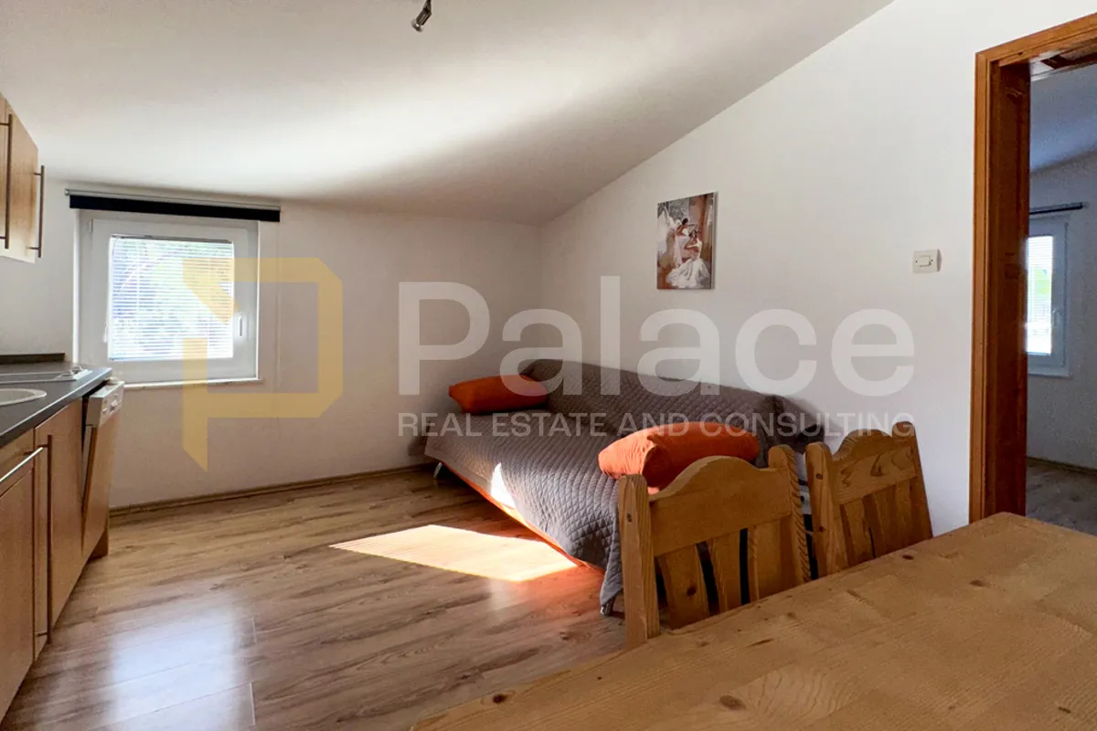 prilika apartmanska kuća na viru 200m2 - slika 9