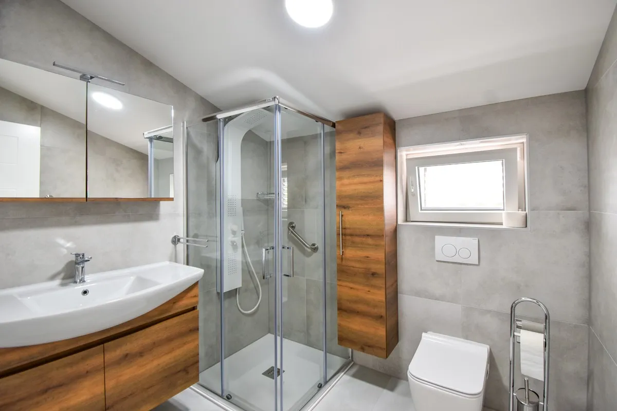 super ponuda: nova kuća s 2 stana i bazenom, vodice, čista mala, 245m2 - slika 22