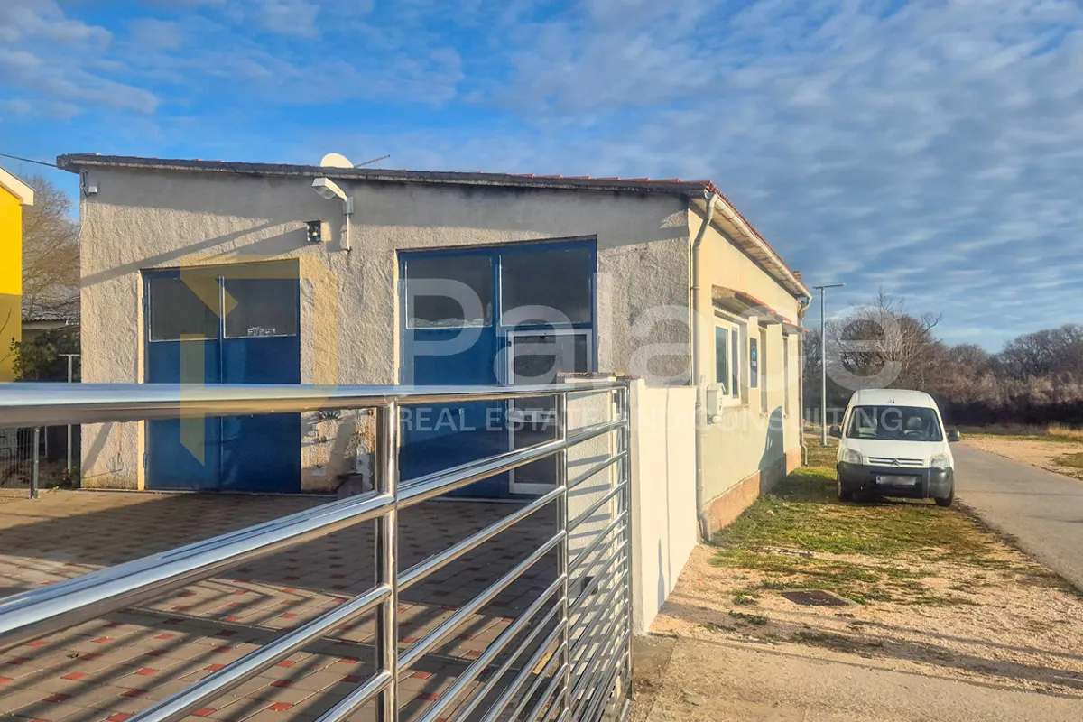 prilika poslovni prostor-garaža sa stanom opcionalno, stankovci 140 m2 - slika 1