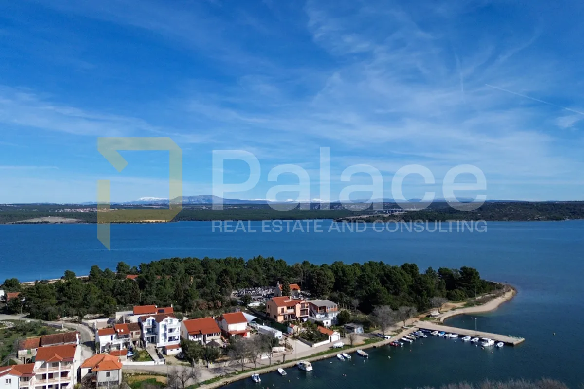 građevinsko zemljište u obalnom mjestu raslina kod šibenika, 688 m2 - slika 2