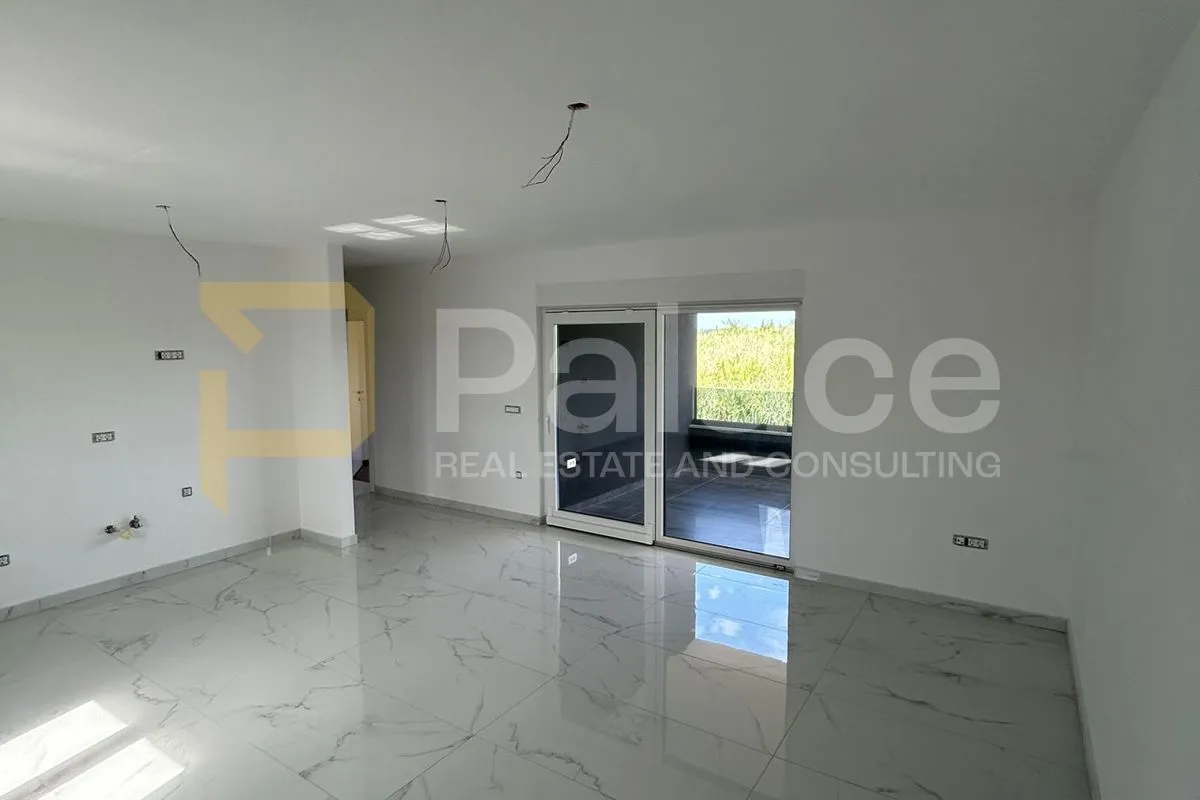 privlaka : stan 150 metara od mora 92 m2 s krovnom terasom - slika 2