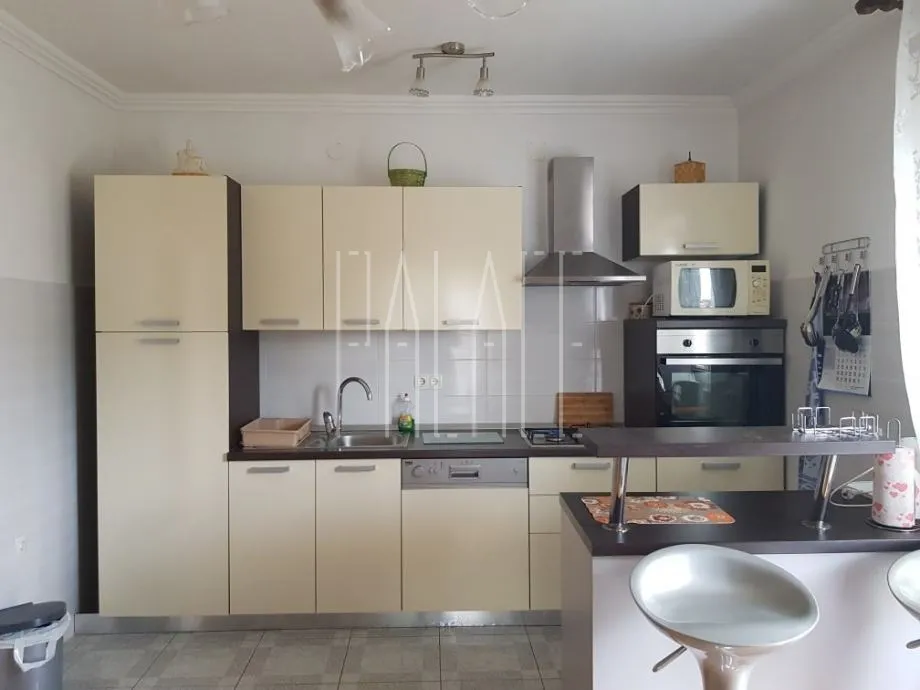 kuća: brodarica, katnica, 290.00 m2 (prodaja) - slika 9