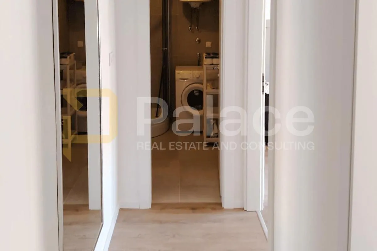 na prodaju renovirani stan u stambenoj zgradi u drnišu,39m2 - slika 4