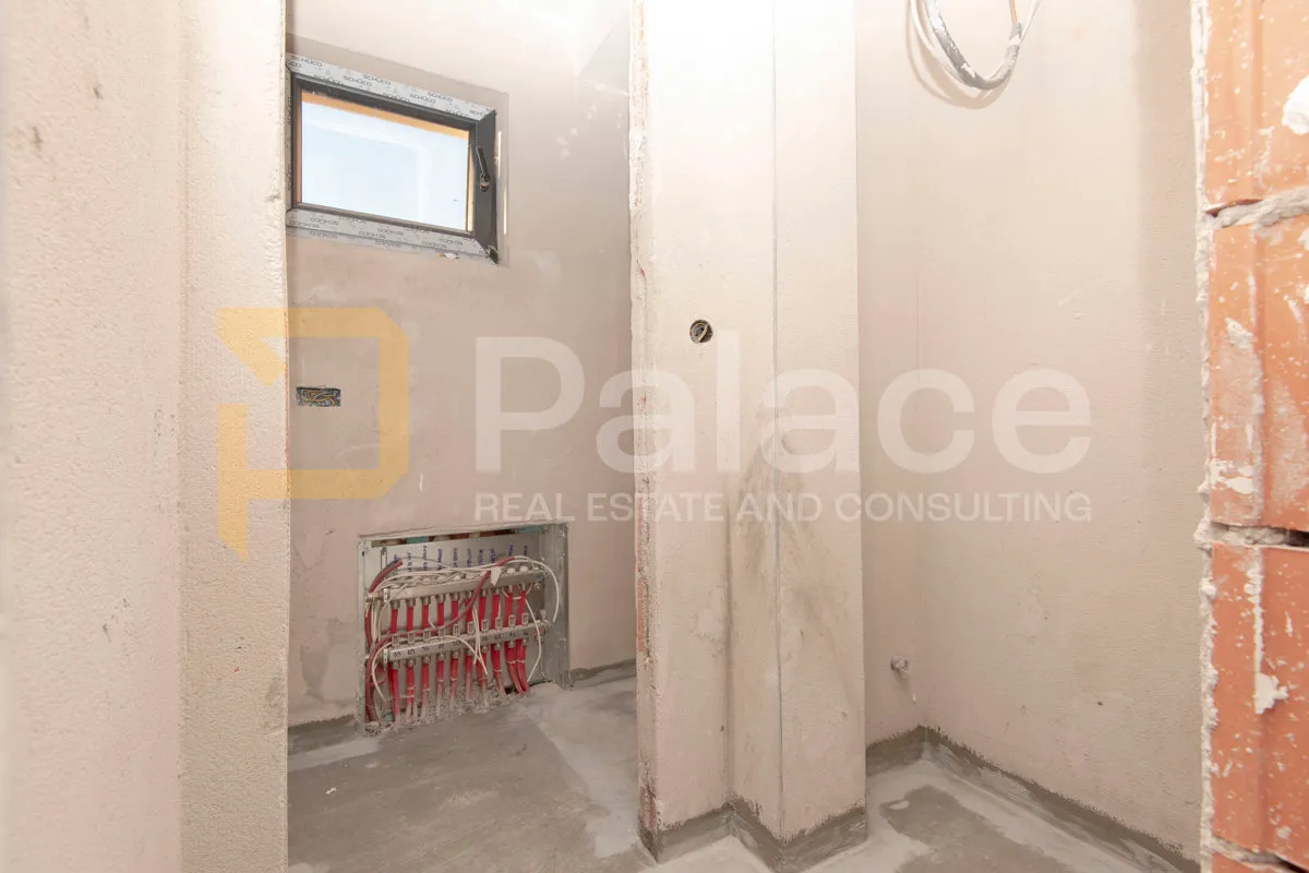 trosobni stan prvi red do mora - vodice 109m2 - slika 9
