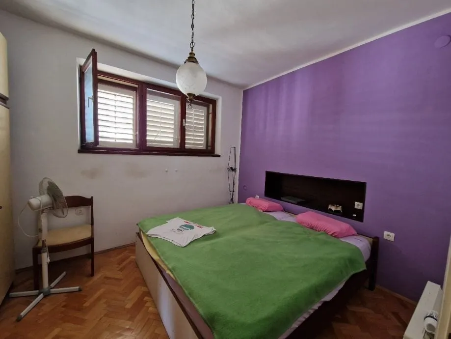 kuća s mnogo potencijala na odličnoj lokaciji u šibeniku - slika 4