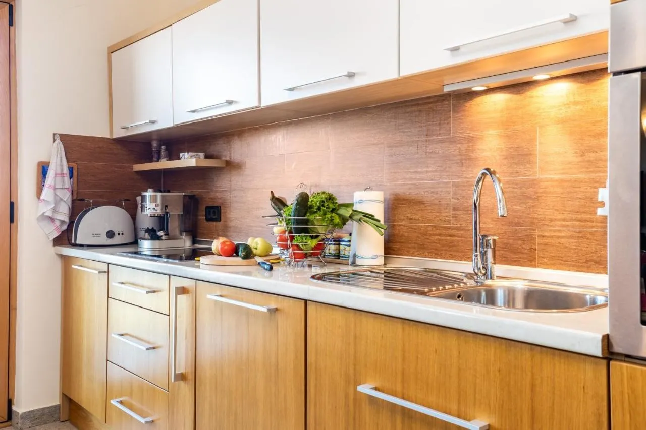 predivna vila s tri prostrana apartmana i bazenom, opatija, 420m2 - slika 2