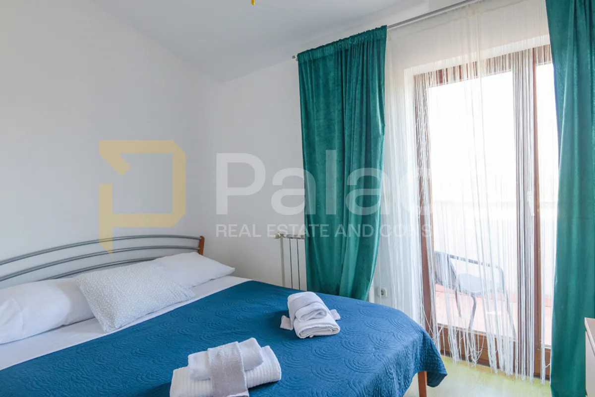 prekrasna useljiva kuća s bazenom i velikom okućnicom, površine 214 m2 - slika 16