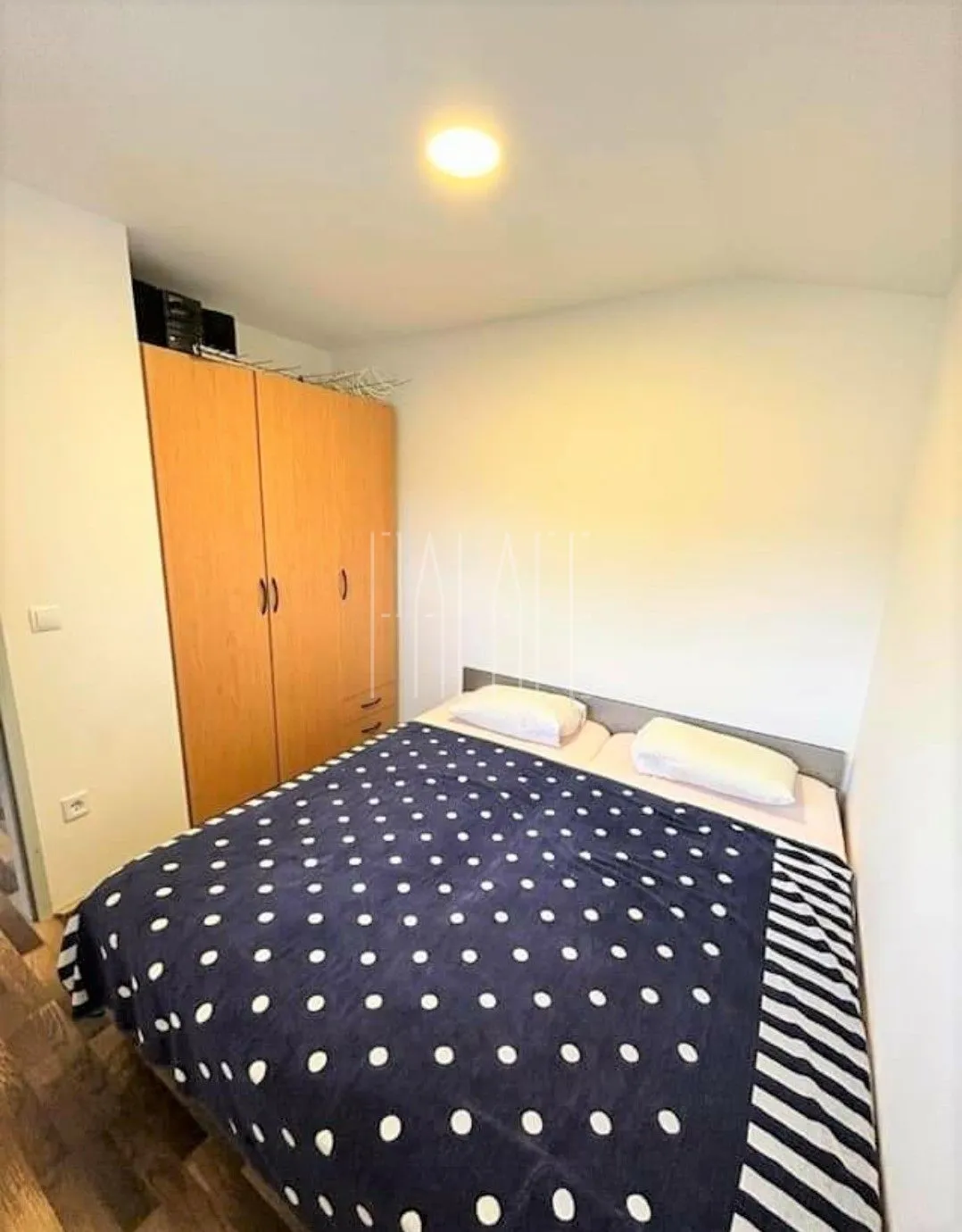 kuća s 2 apartmana i dvorištem: gornji karin, 75.00 m2 (prodaja) - slika 13
