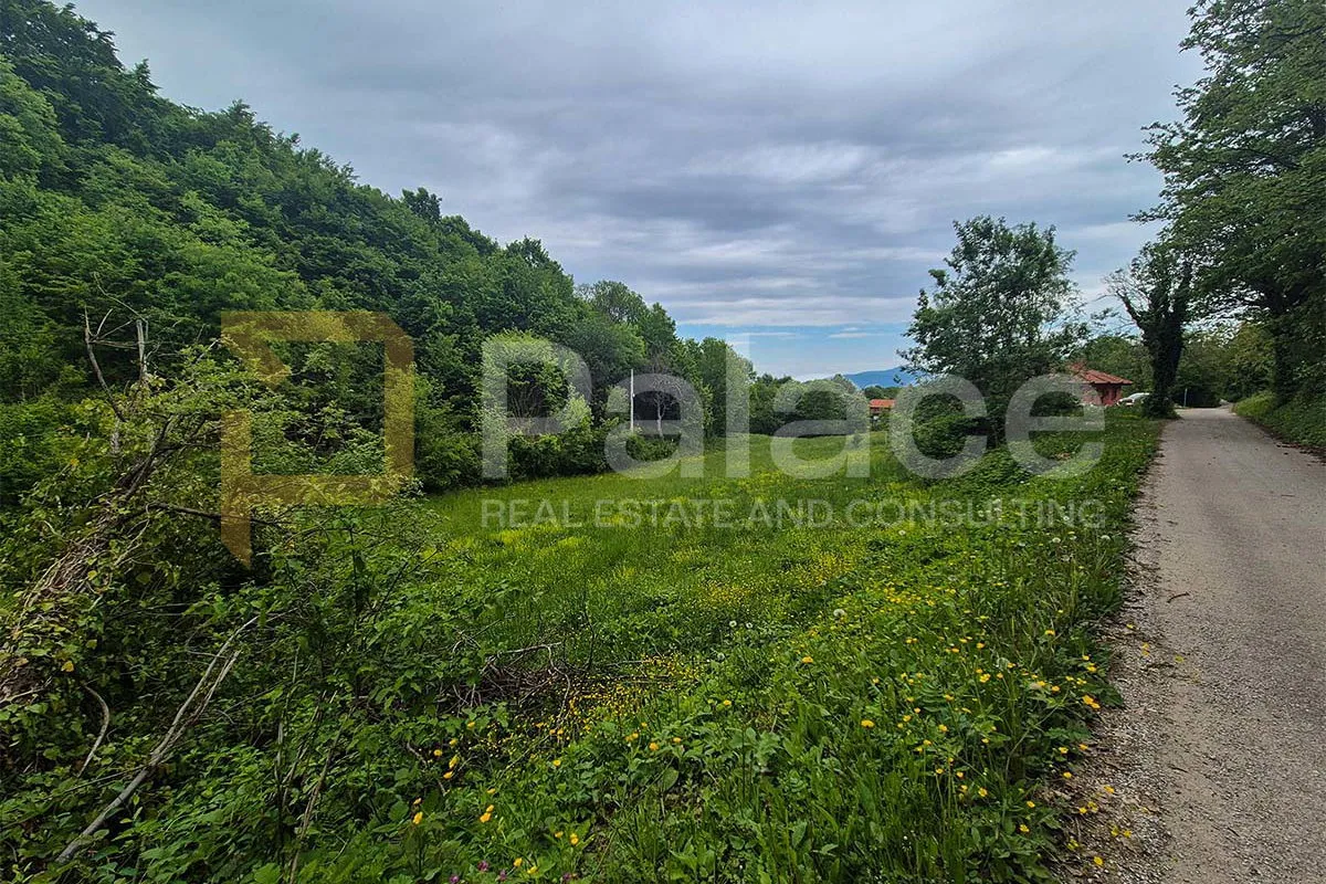 Samobor-Slavagora Zemljište 1233m2 u građevinskoj zoni oaza zelenila - Mala Rakovica, Samobor