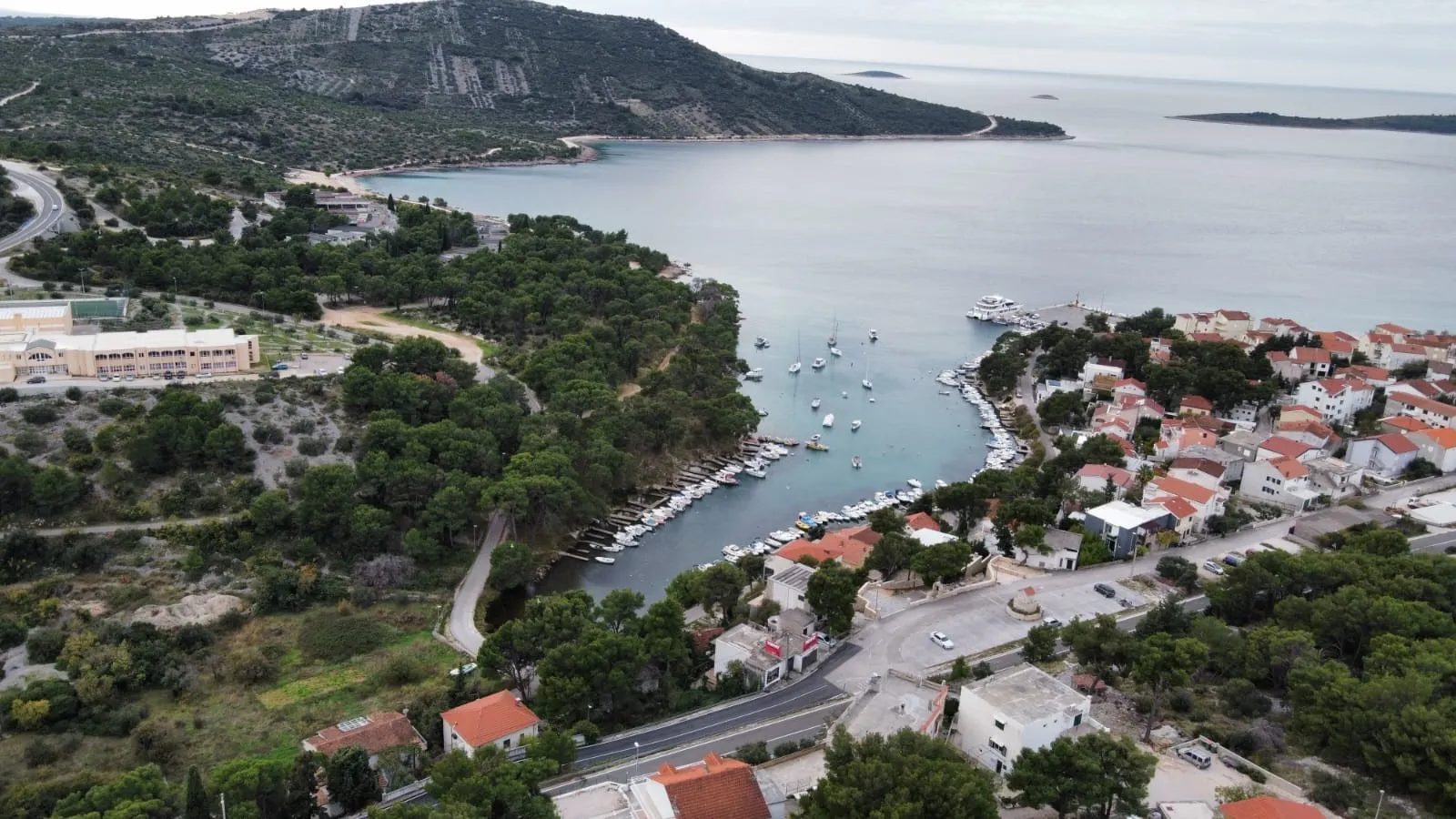 investicijsko građevinsko zemljište, primošten, 2550 m2 - slika 2
