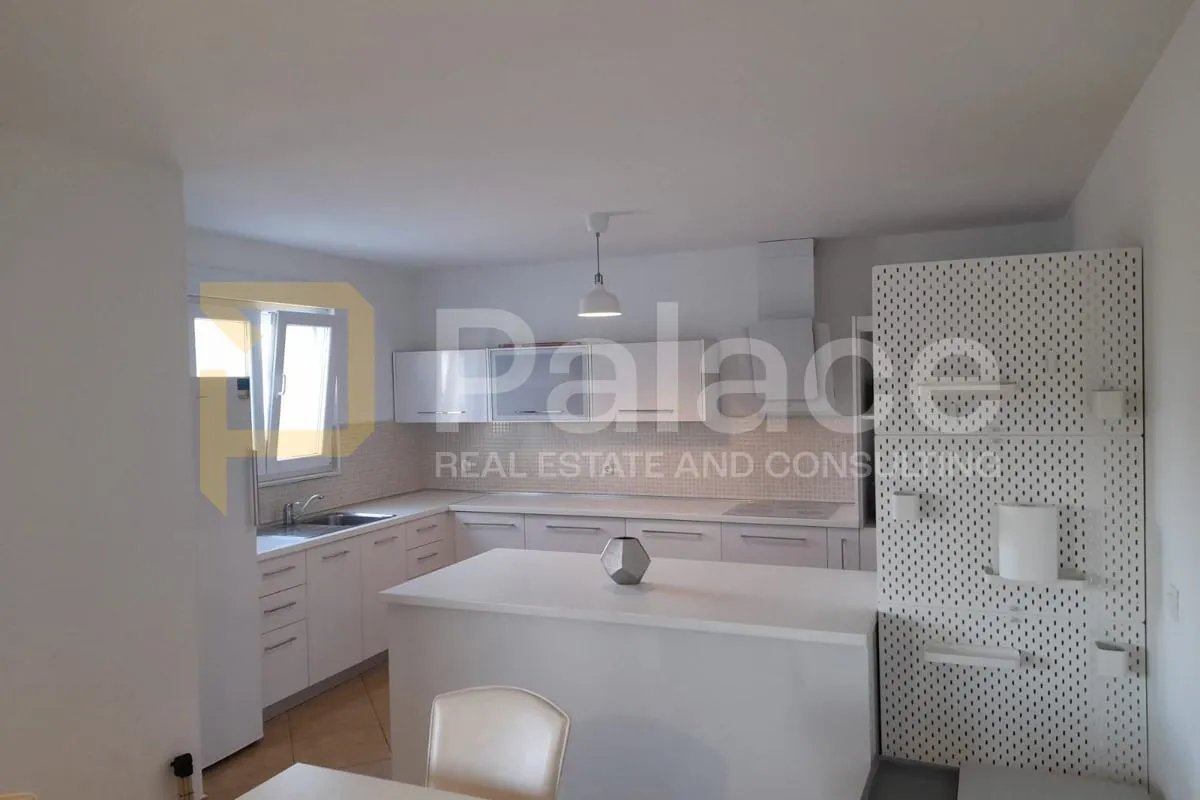 trosobni stan s pogledom na more 148m2 - slika 5
