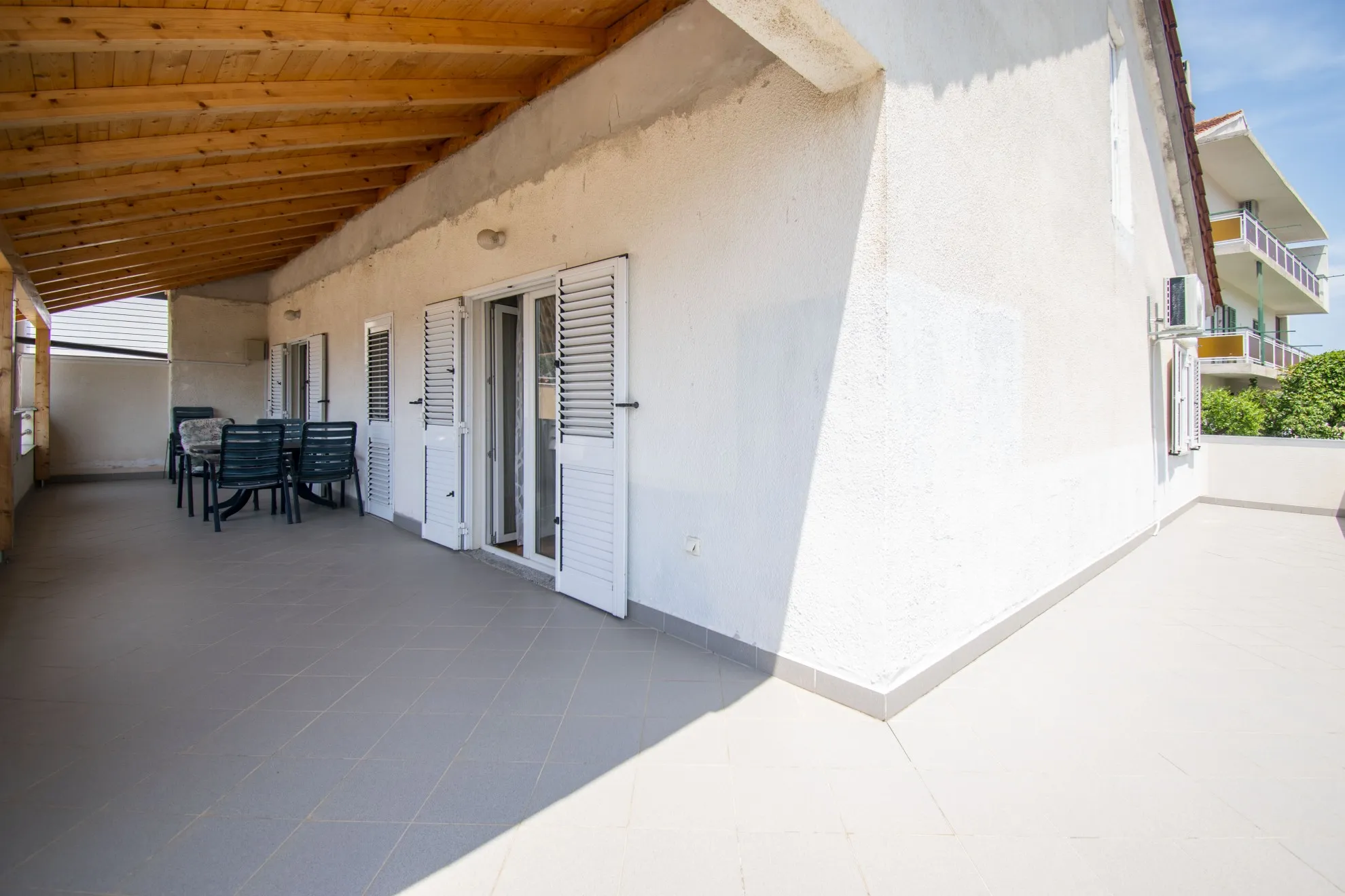 prostrana uređena obiteljska kuća na meterizama, 362 m2 - slika 24