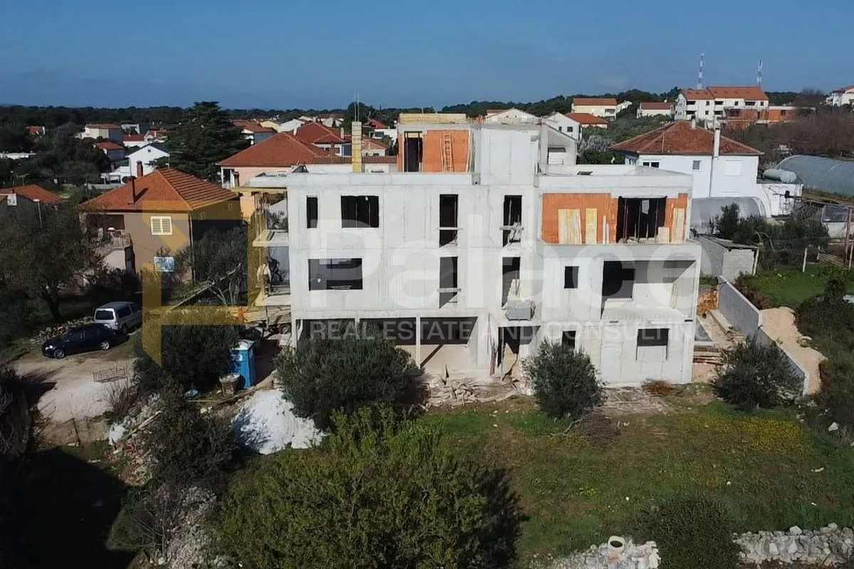 pakoštane: trosoban stan s velikim vrtom i bazenom, 92 m2 - slika 6