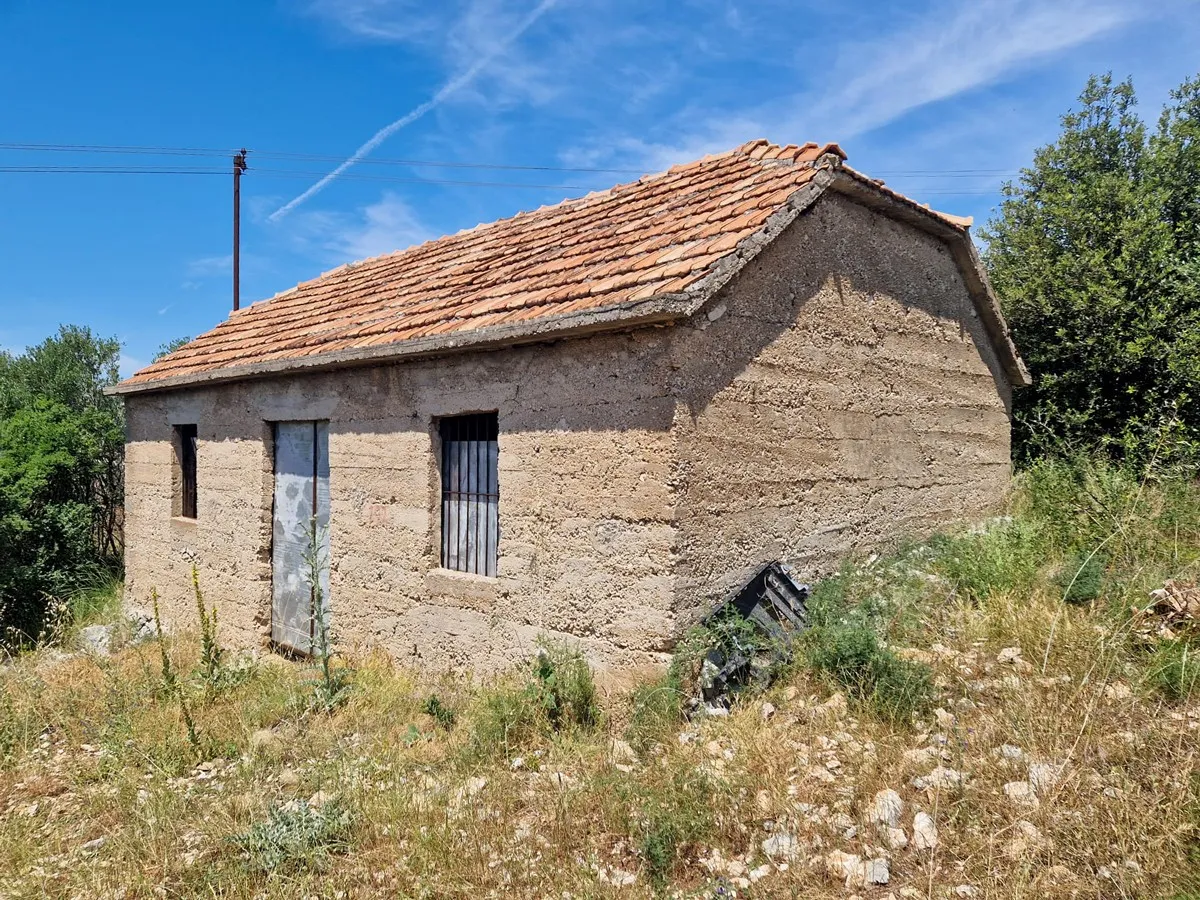 građevinski teren sa starom kućom i pogledom, grebaštica, 1860 m2 - slika 2