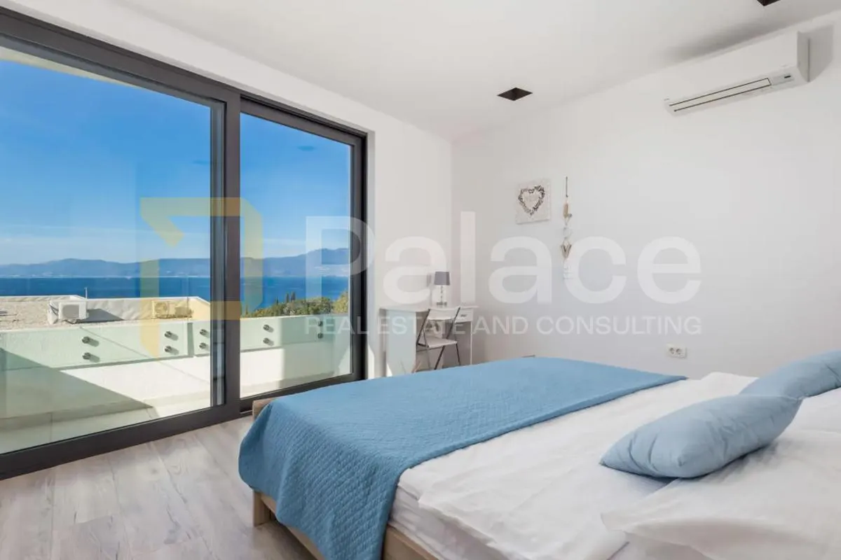 nekretnina iz snova u kostreni – vila s bazenom i tri stana, 332m2 - slika 14