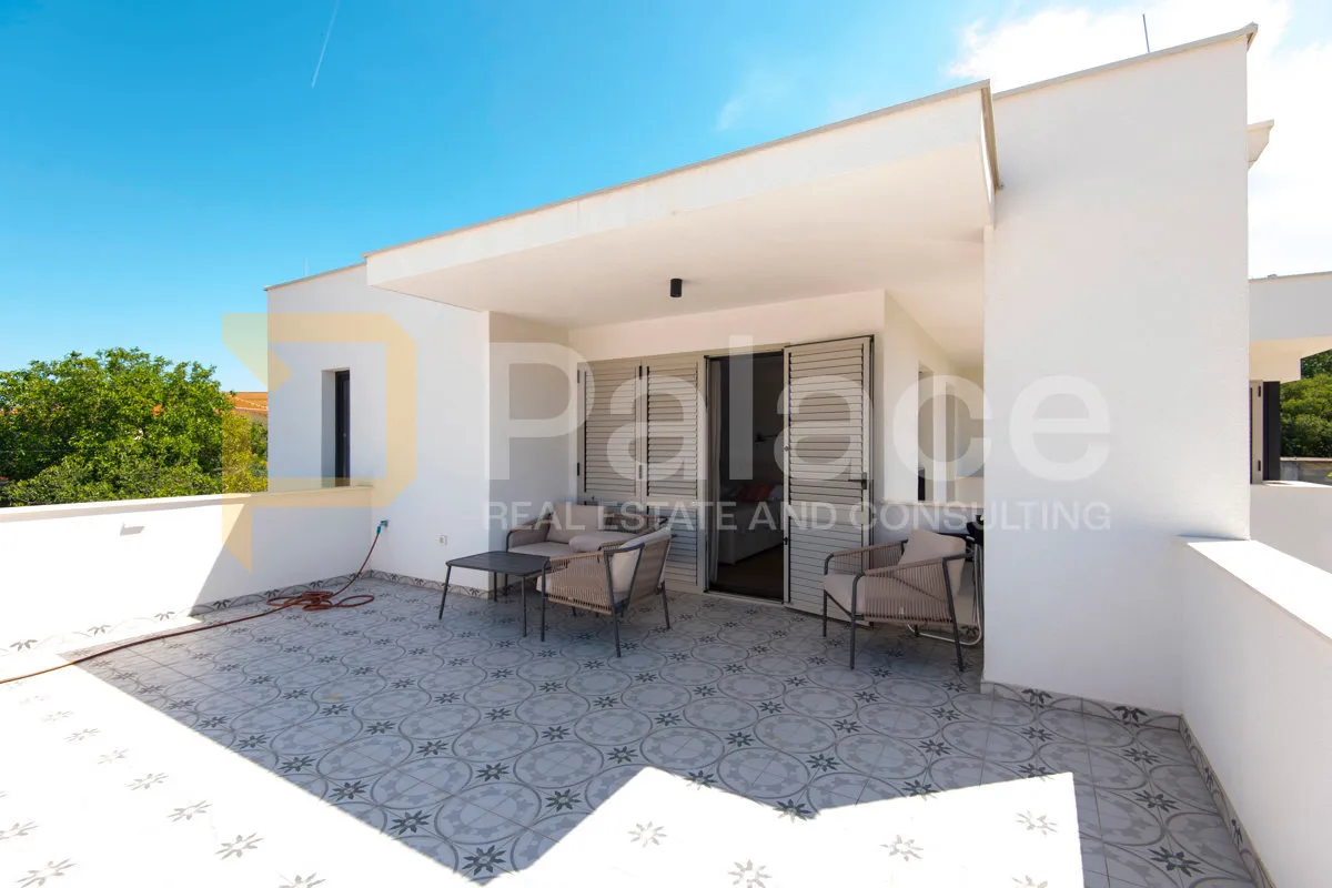 luksuzna vila 210m2 - prvi red do jezera - bilice - slika 24