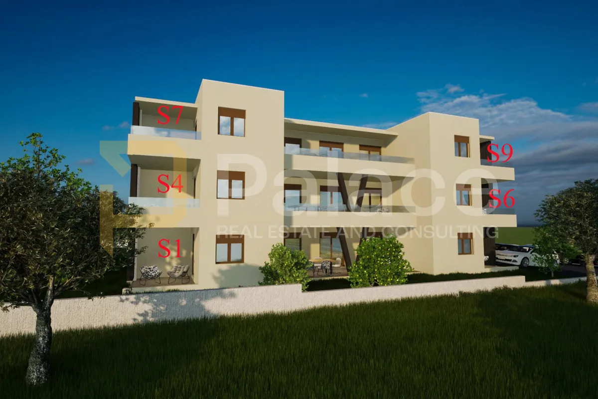 Dvosoban stan u prizemlju zgrade s vlastitim vrtom - Vodice, 89m2