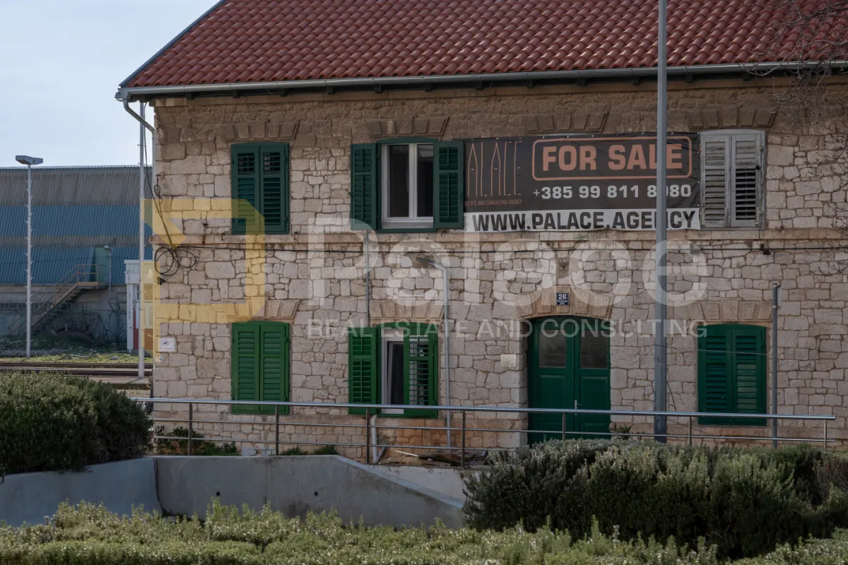 šibenik: novouređeni dvosobni stan u centru grada 57m2 - slika 14