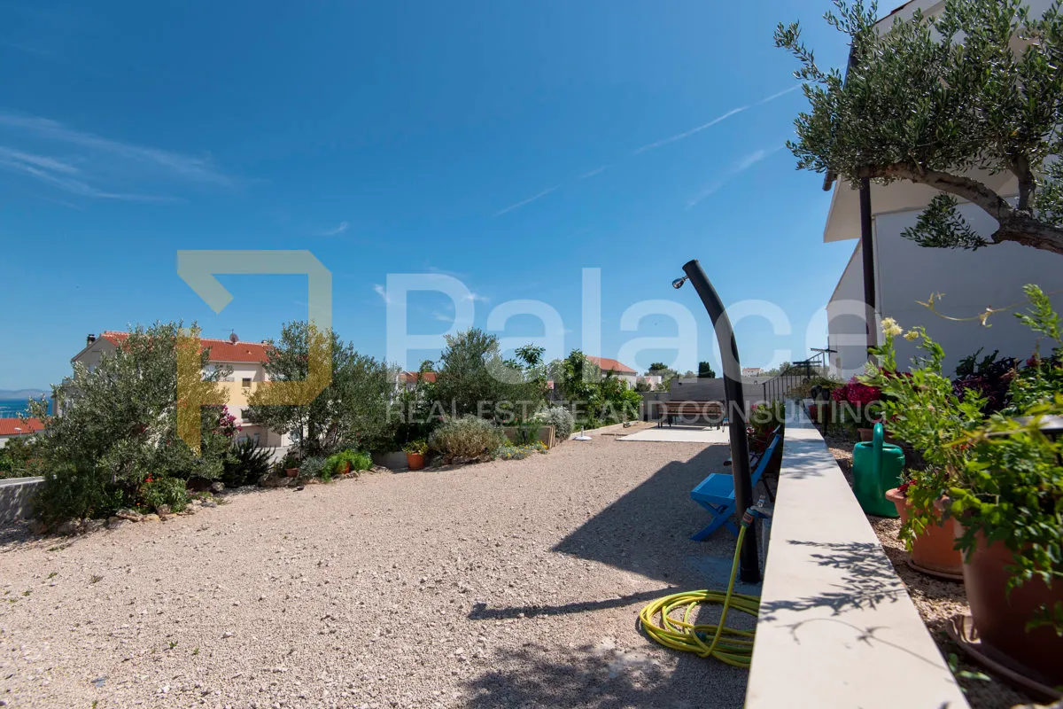vodice - kuća s pogledom na more - 226m2 - slika 3