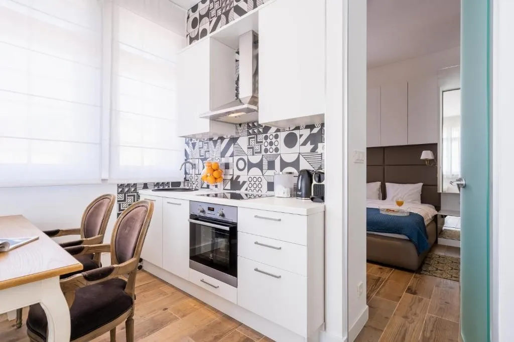 opatija centar, 5 apartmana 200m2, ekskluzivna investicijska prilika - slika 17