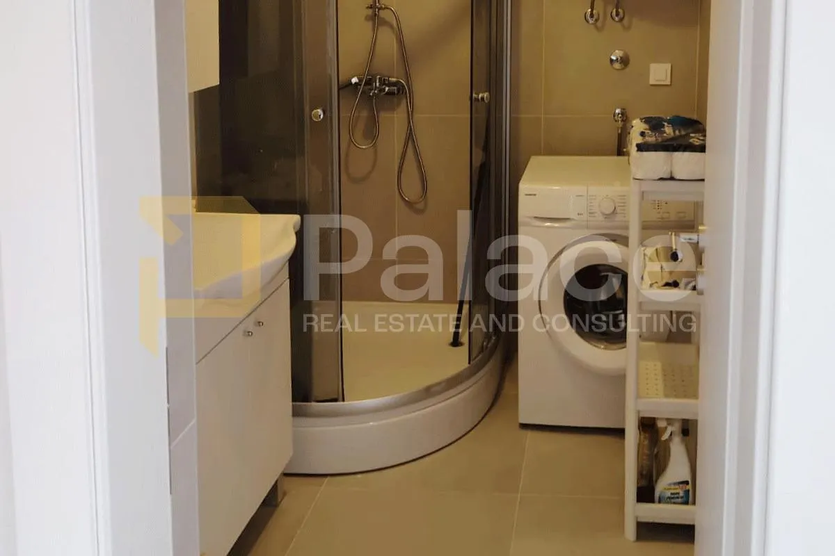 na prodaju renovirani stan u stambenoj zgradi u drnišu,39m2 - slika 5